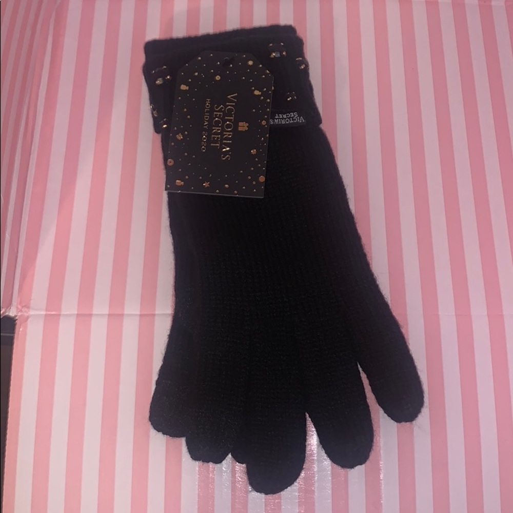 Victoria’s Secret Winter gloves ❄️